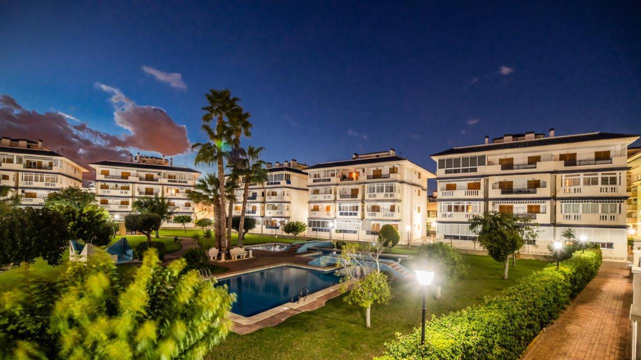 Martas Apartment La Mata  Bagian luar foto