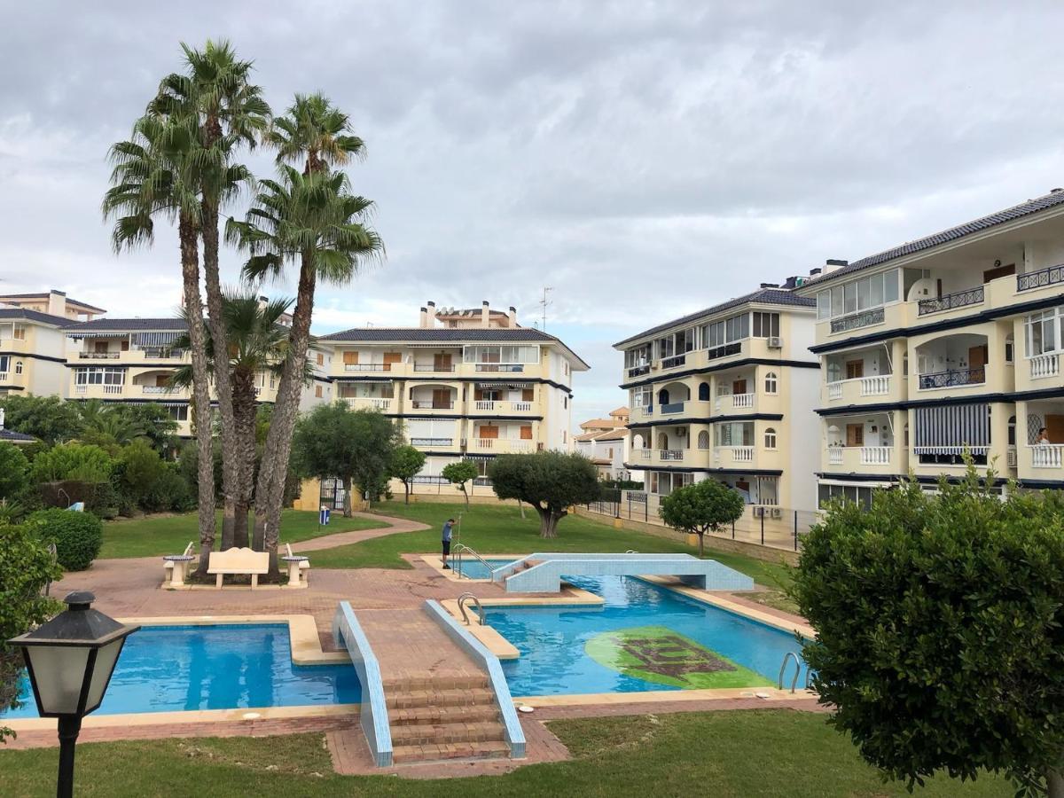 Martas Apartment La Mata  Bagian luar foto